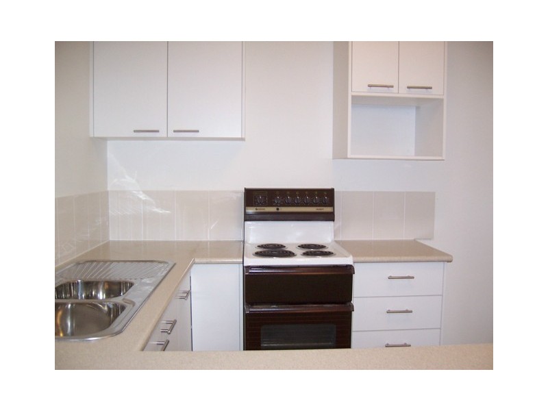 3 Ahern Street, Labrador QLD 4215