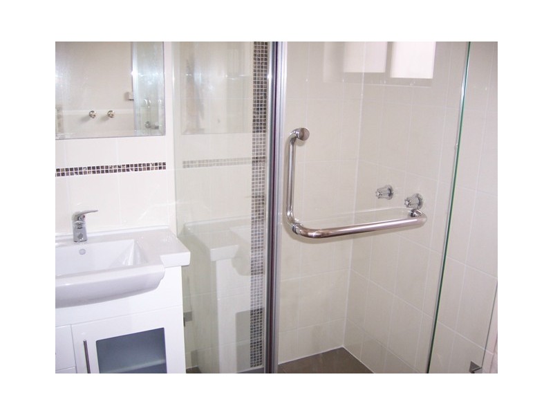 3 Ahern Street, Labrador QLD 4215