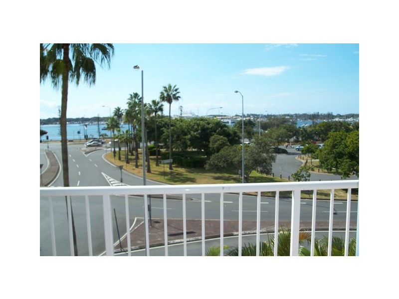 30 Marine Parade, Southport QLD 4215