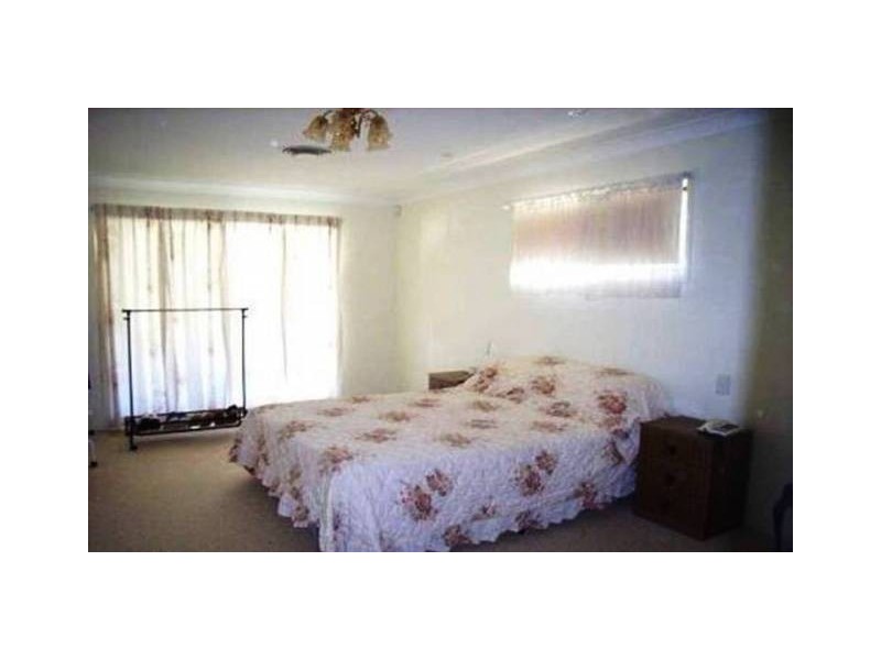 16 Petrel Place, Jacobs Well QLD 4208