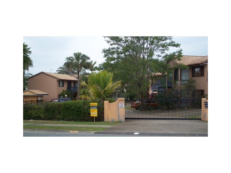 202 Central Street, Labrador QLD 4215