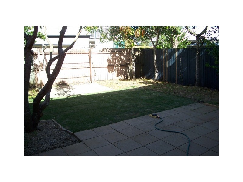 202 Central Street, Labrador QLD 4215