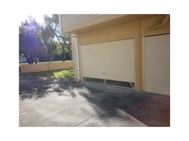 8 Oleander Avenue, Biggera Waters QLD 4216