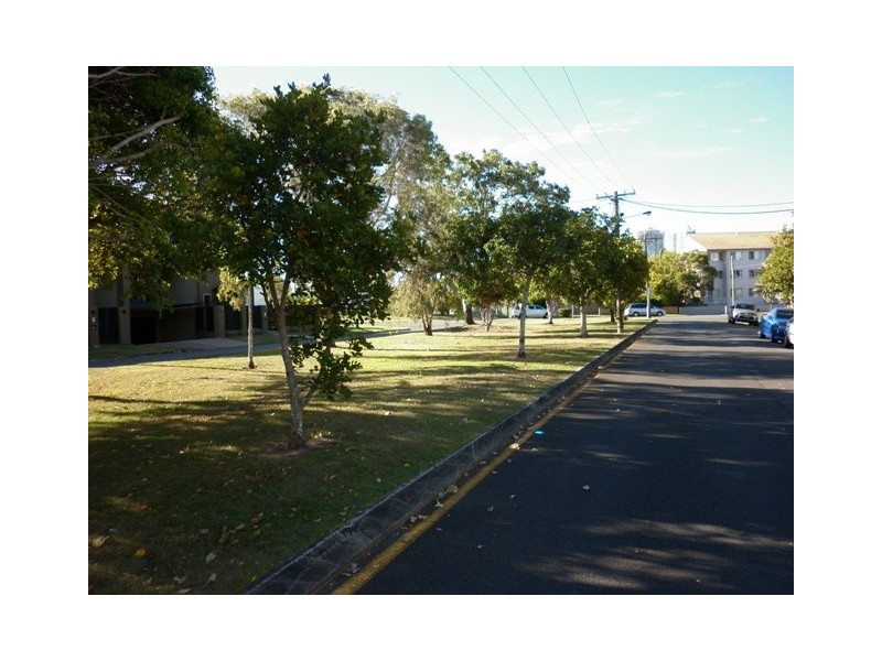 8 Oleander Avenue, Biggera Waters QLD 4216