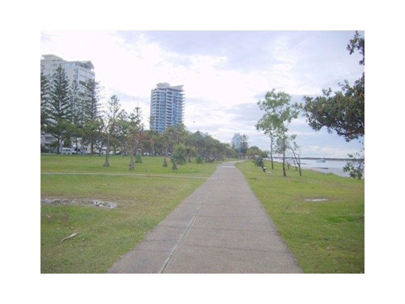 8 Oleander Avenue, Biggera Waters QLD 4216