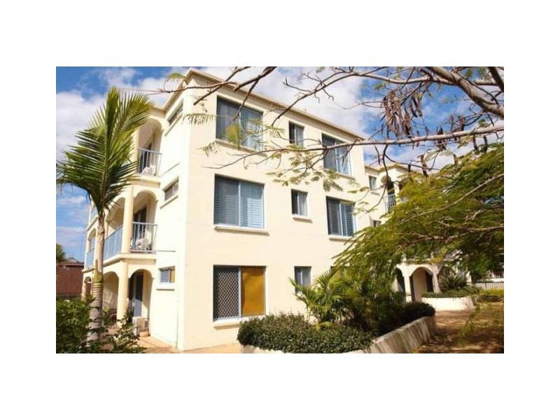 103-105 Frank Street, Labrador QLD 4215