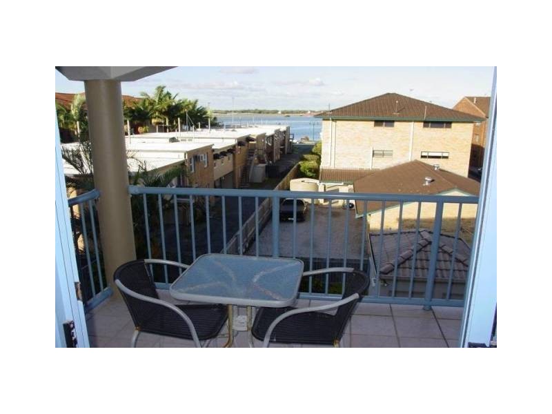 103-105 Frank Street, Labrador QLD 4215