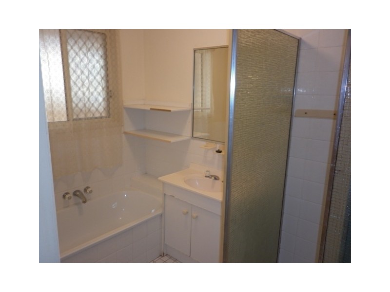 4 Orkney Place, Labrador QLD 4215