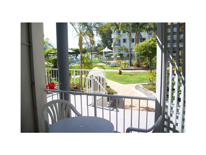6 Back Street, Biggera Waters QLD 4216