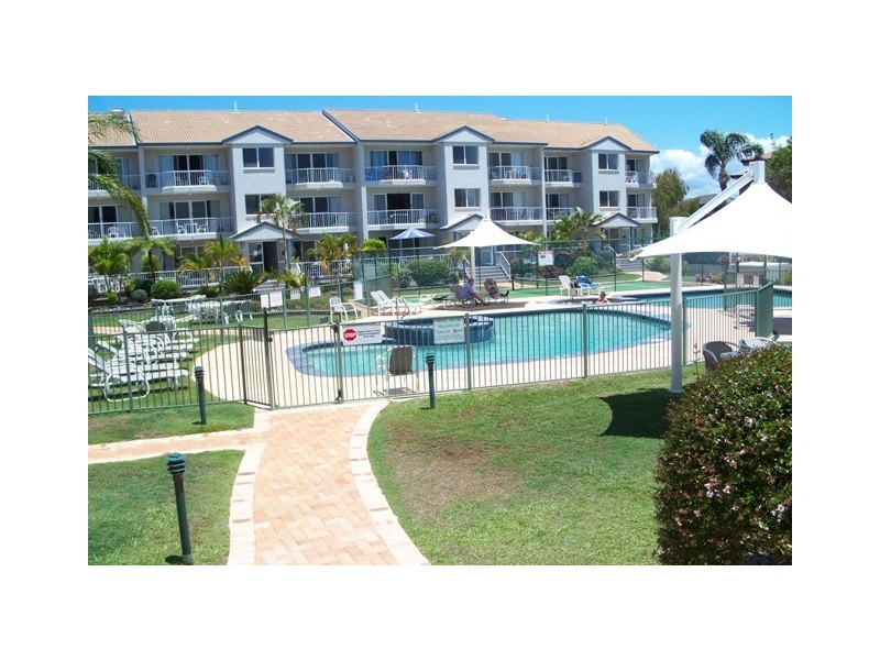 6 Back Street, Biggera Waters QLD 4216