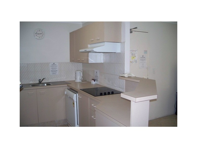 6 Back Street, Biggera Waters QLD 4216