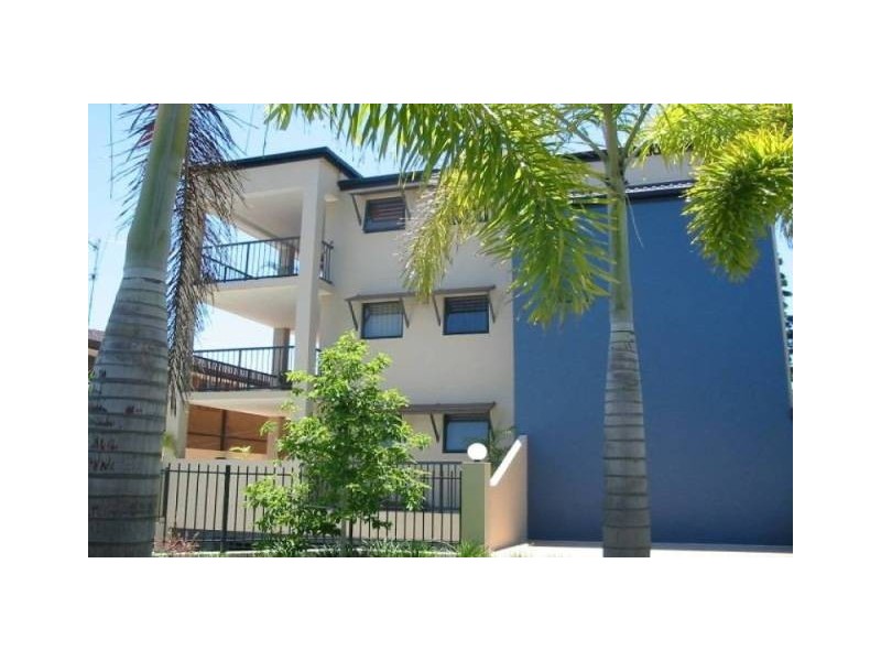8/31 Middle Street, Labrador QLD 4215