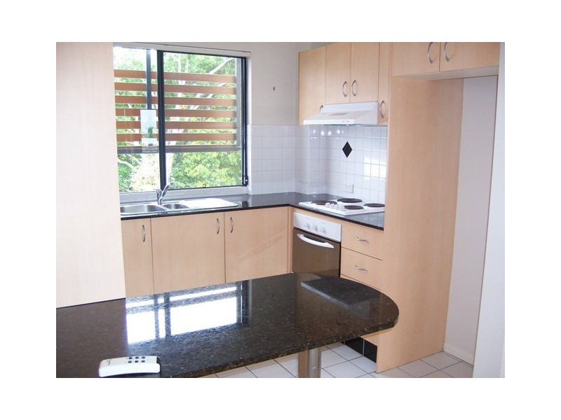 8/31 Middle Street, Labrador QLD 4215