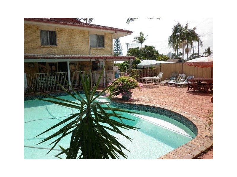 86 Central Street, Labrador QLD 4215