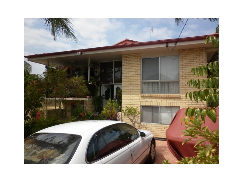 86 Central Street, Labrador QLD 4215