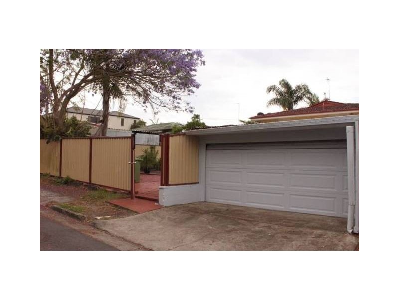 86 Central Street, Labrador QLD 4215