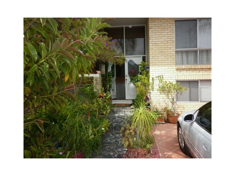 86 Central Street, Labrador QLD 4215