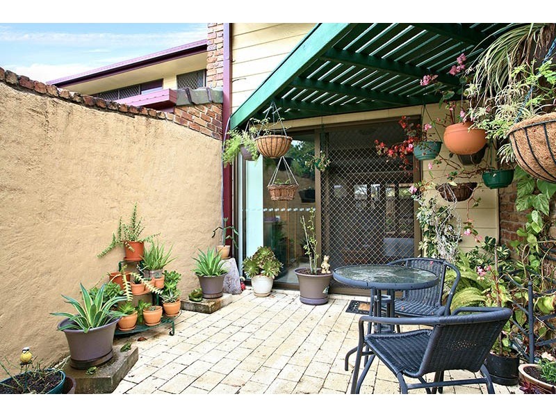 2/19 Chatswood Road, Daisy Hill QLD 4127