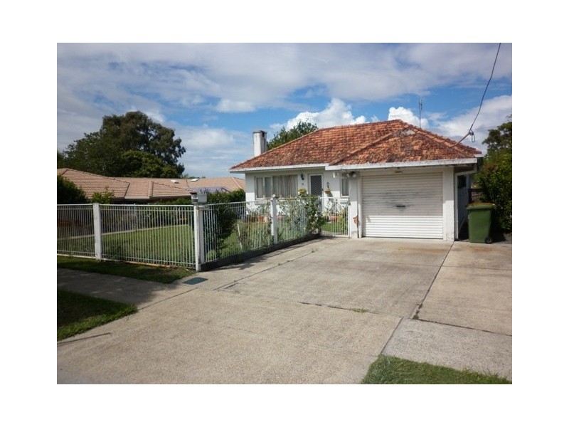 72 Falconer Street, Southport QLD 4215