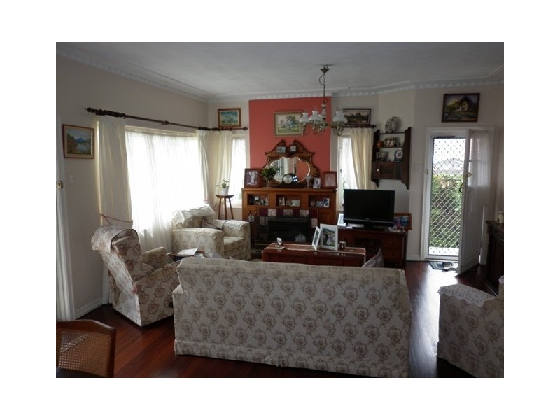 72 Falconer Street, Southport QLD 4215