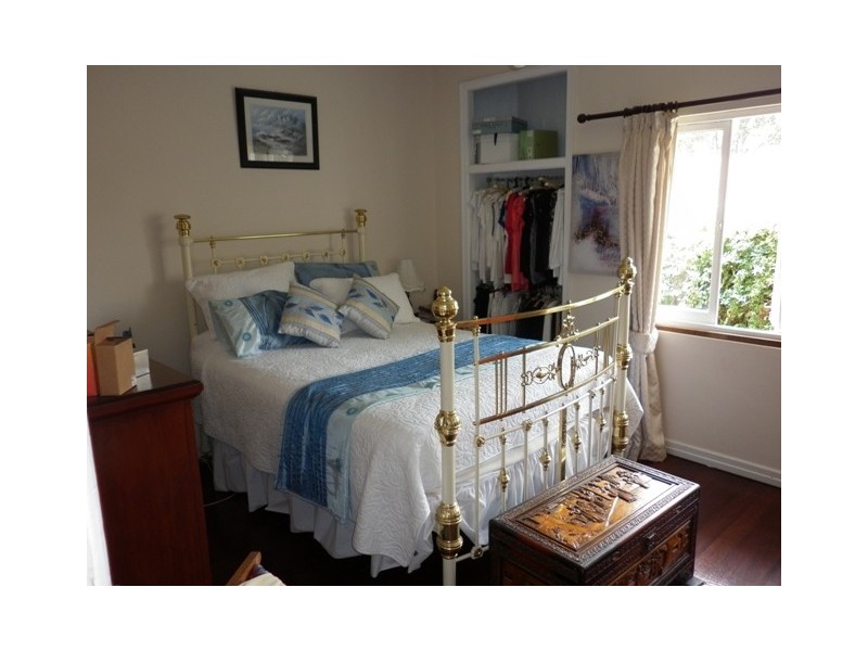 72 Falconer Street, Southport QLD 4215