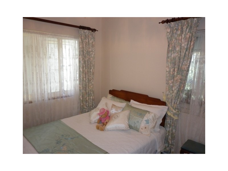 72 Falconer Street, Southport QLD 4215