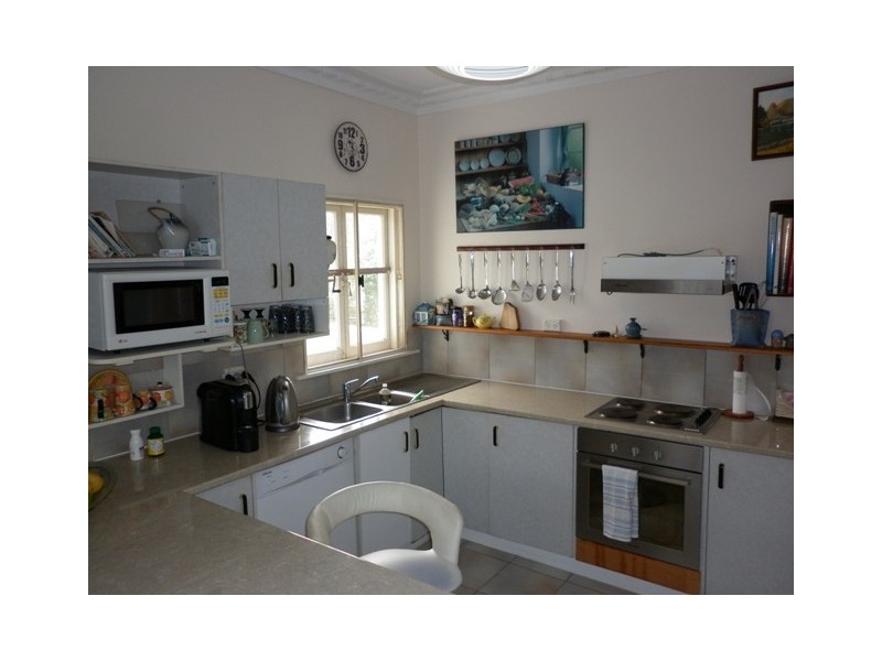 72 Falconer Street, Southport QLD 4215