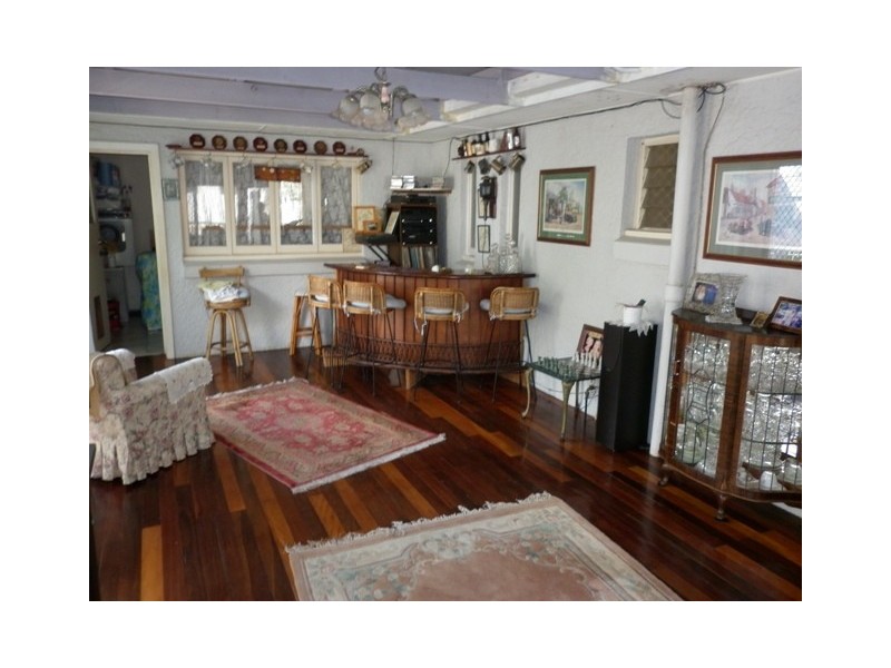 72 Falconer Street, Southport QLD 4215