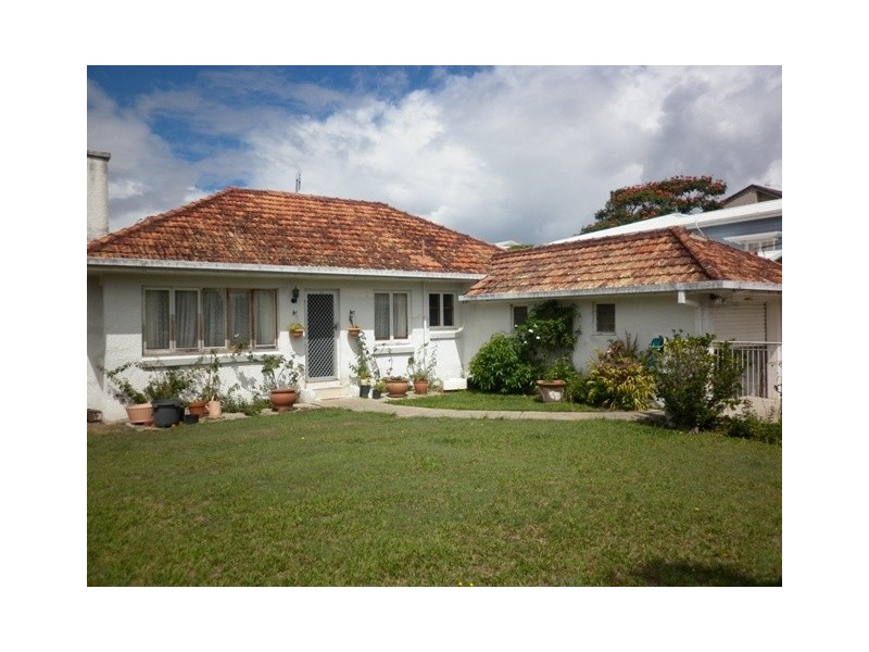 72 Falconer Street, Southport QLD 4215