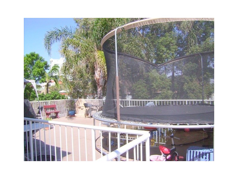 5 Brett Avenue, Labrador QLD 4215