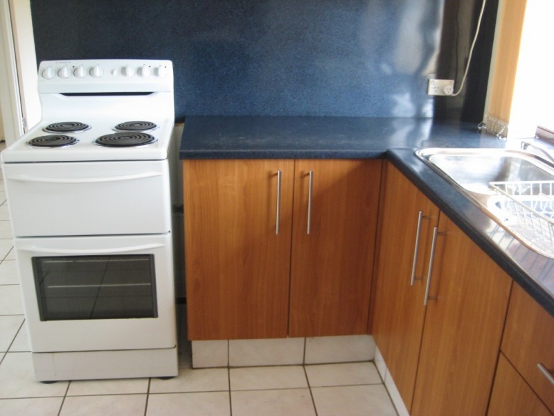 9/11 Hoya Court, Labrador QLD 4215