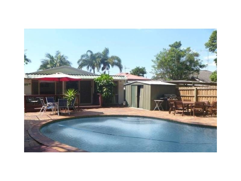 Labrador QLD 4215
