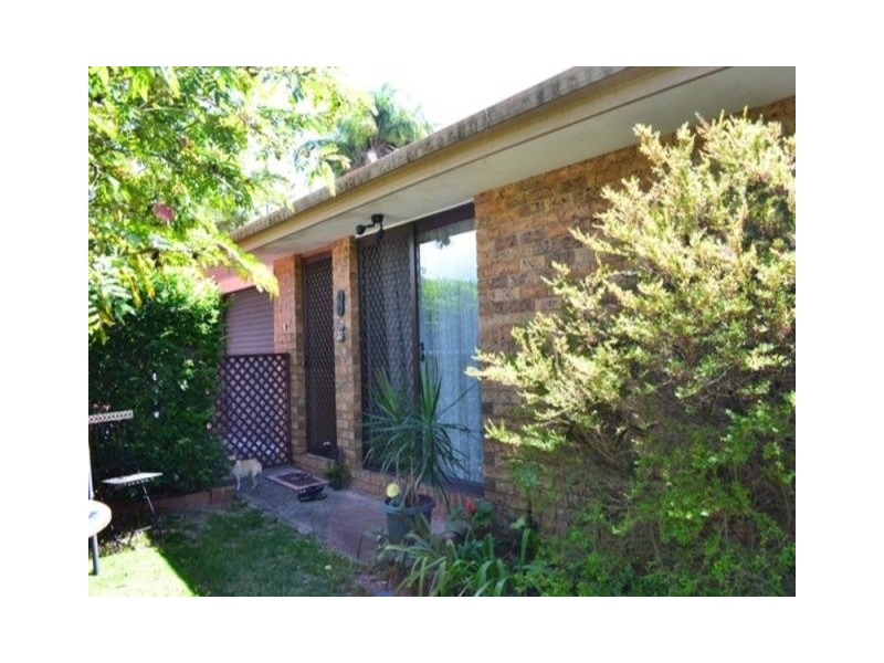 8/11 Hoya Court, Labrador QLD 4215