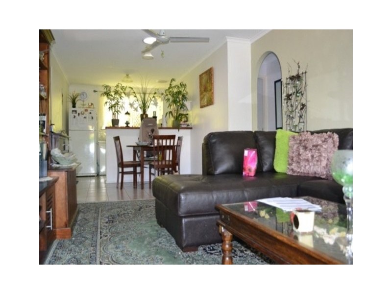 8/11 Hoya Court, Labrador QLD 4215