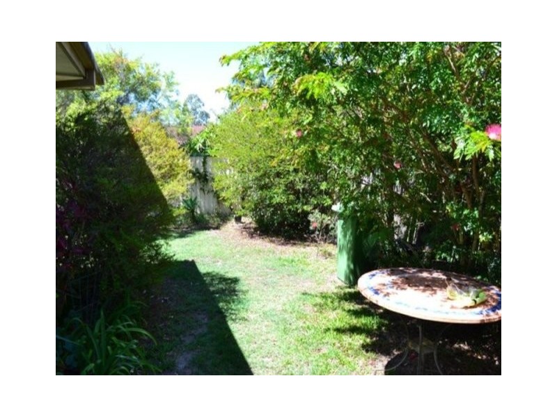 8/11 Hoya Court, Labrador QLD 4215