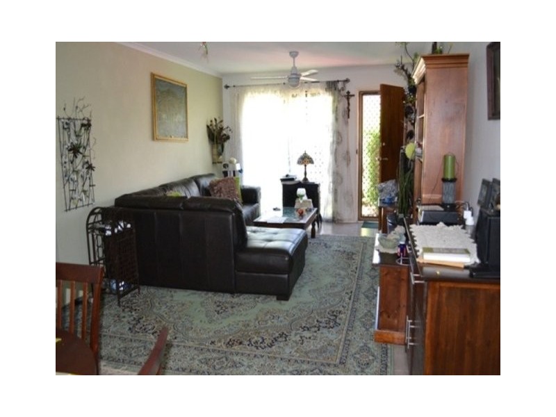 8/11 Hoya Court, Labrador QLD 4215