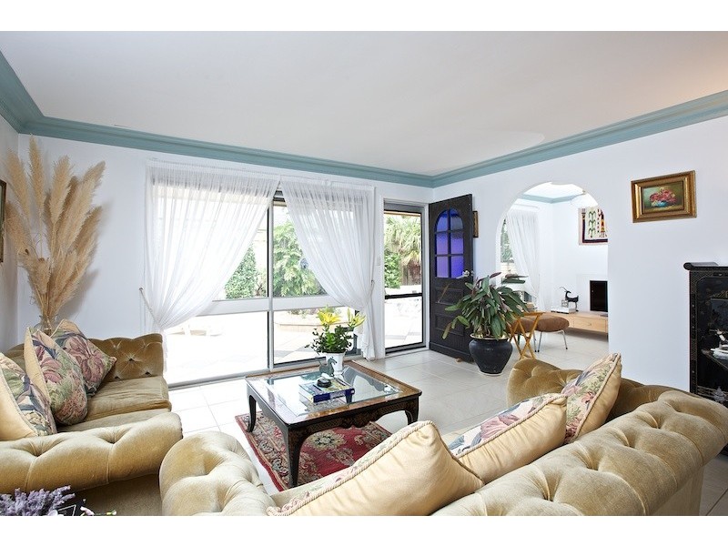 37 Abalone Avenue, Paradise Point QLD 4216