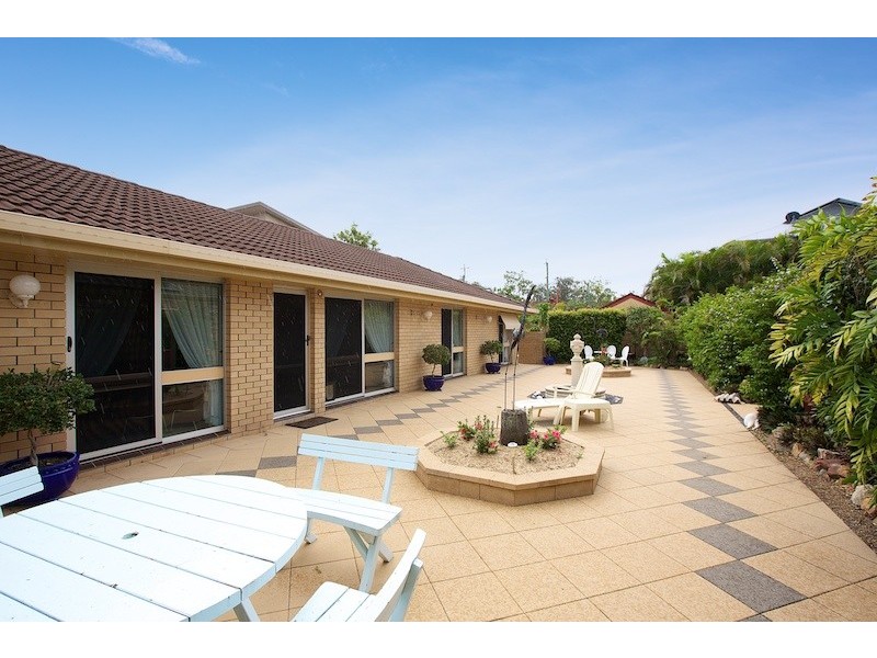 37 Abalone Avenue, Paradise Point QLD 4216