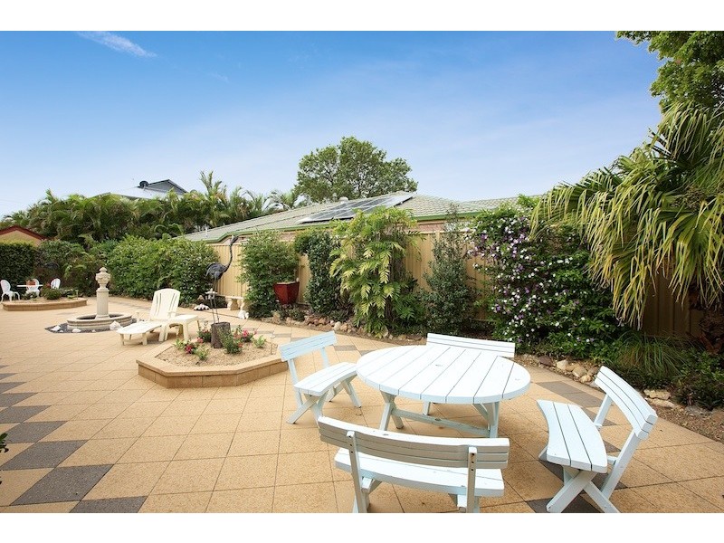 37 Abalone Avenue, Paradise Point QLD 4216