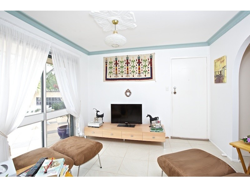 37 Abalone Avenue, Paradise Point QLD 4216