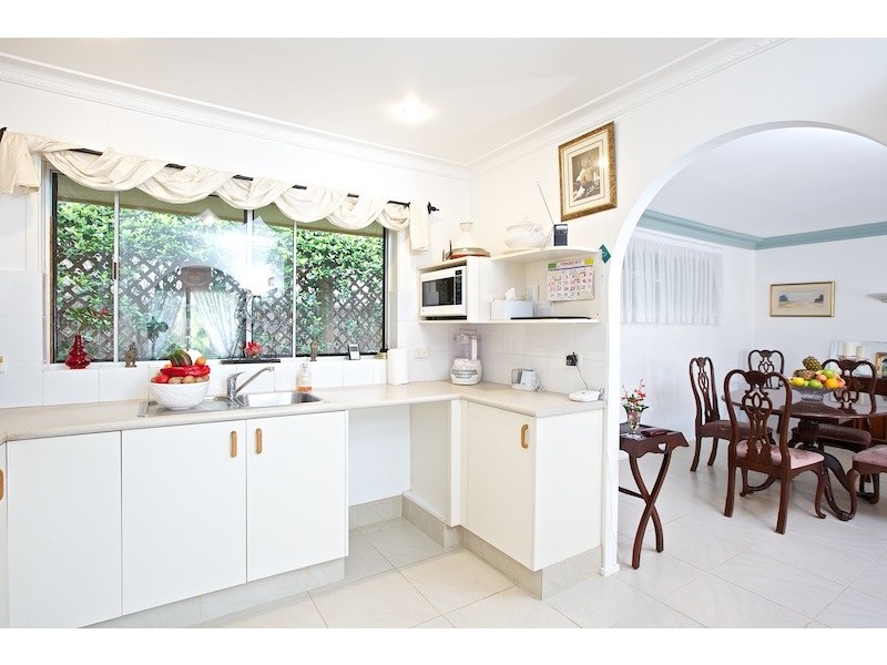 37 Abalone Avenue, Paradise Point QLD 4216