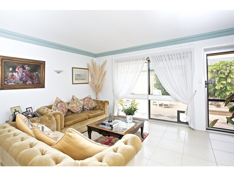 37 Abalone Avenue, Paradise Point QLD 4216