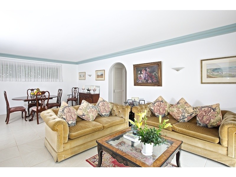 37 Abalone Avenue, Paradise Point QLD 4216