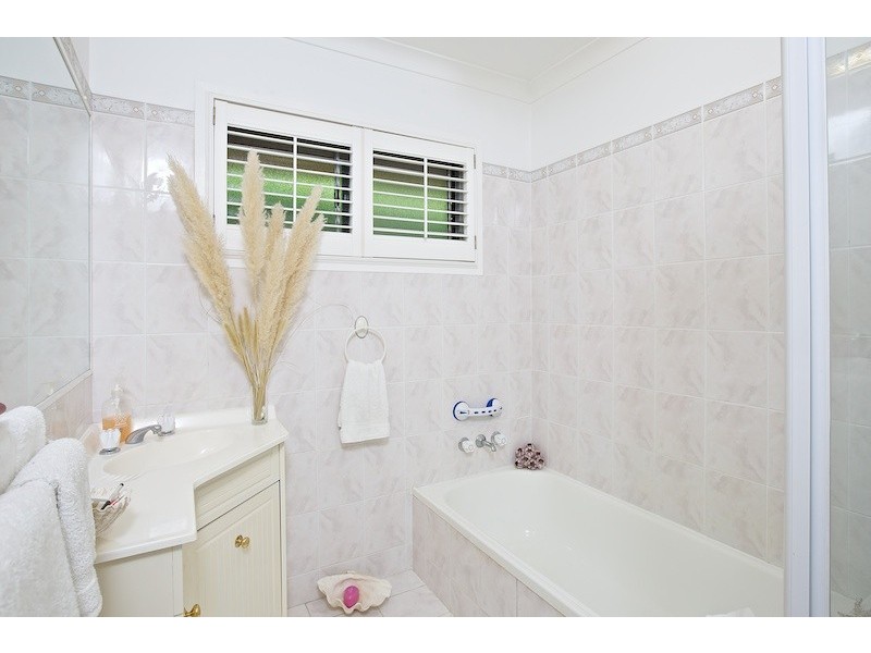 37 Abalone Avenue, Paradise Point QLD 4216