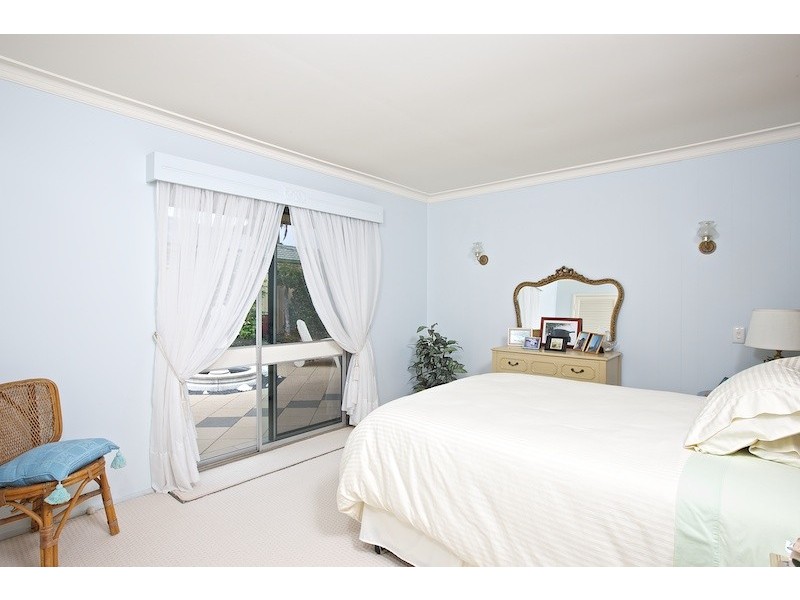 37 Abalone Avenue, Paradise Point QLD 4216