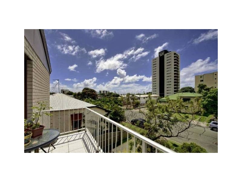 14 Norman Street, Southport QLD 4215