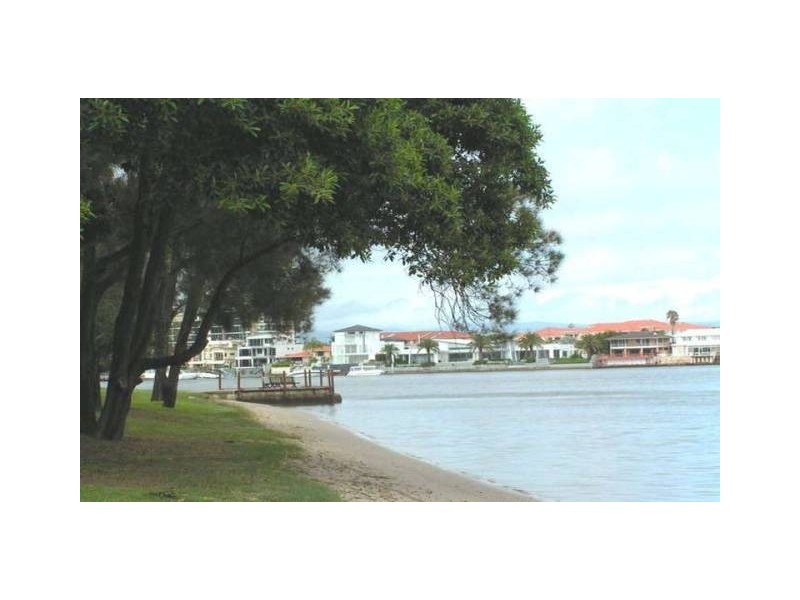 29 Oak Avenue, Surfers Paradise QLD 4217