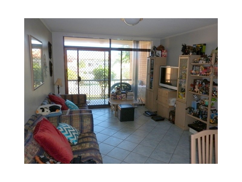 29 Oak Avenue, Surfers Paradise QLD 4217