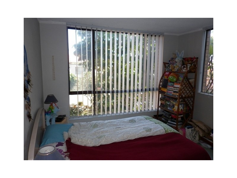 29 Oak Avenue, Surfers Paradise QLD 4217