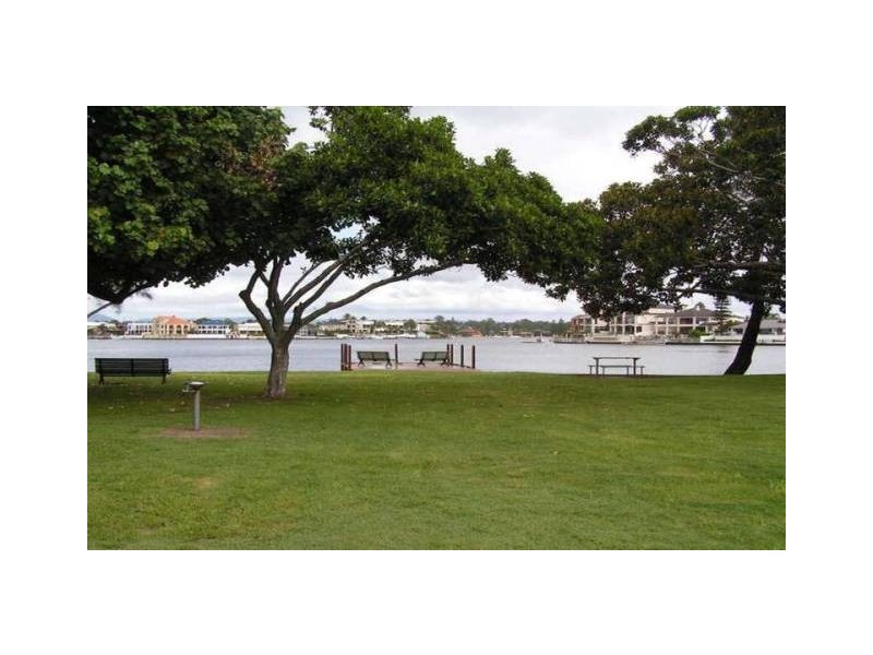 29 Oak Avenue, Surfers Paradise QLD 4217